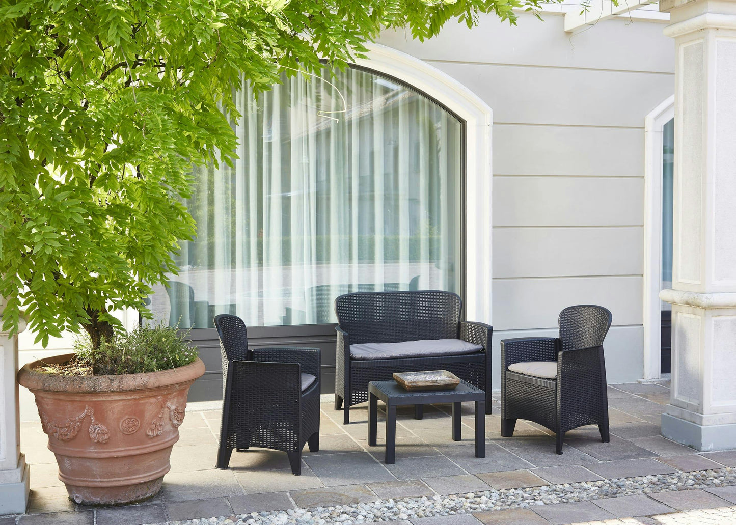 Conjunto de Jardín Jungle Antracita IPAE PROGARDEN (2 Sillones + 1 Sofá Doble + 1 Mesa Auxiliar + 3 Cojines)