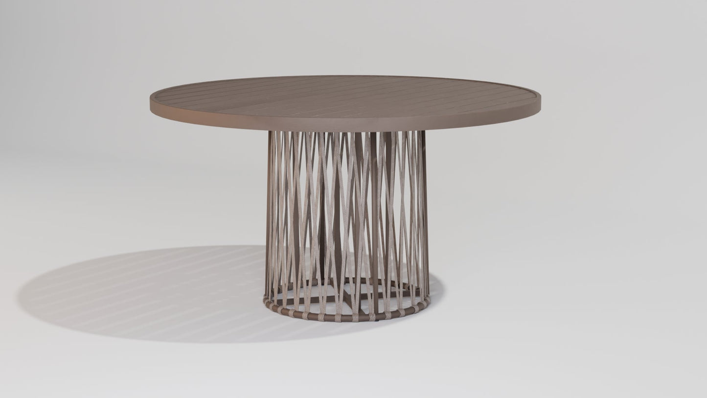 Sabla de mesa Savana y sillas de romaníes